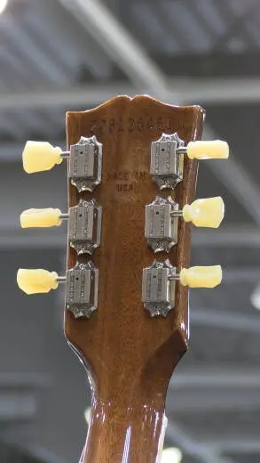 Gibson - Les Paul Deluxe 70s Goldtop 2